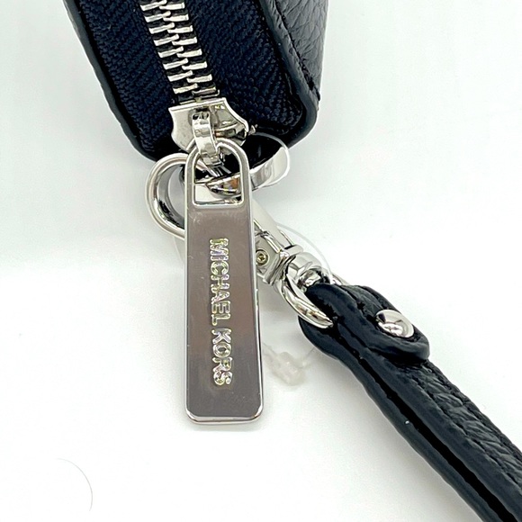 Michael Kors Large Continental Wallet Wristlet - Picture 6 of 10